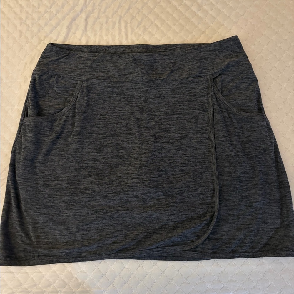 Womens like new skort.